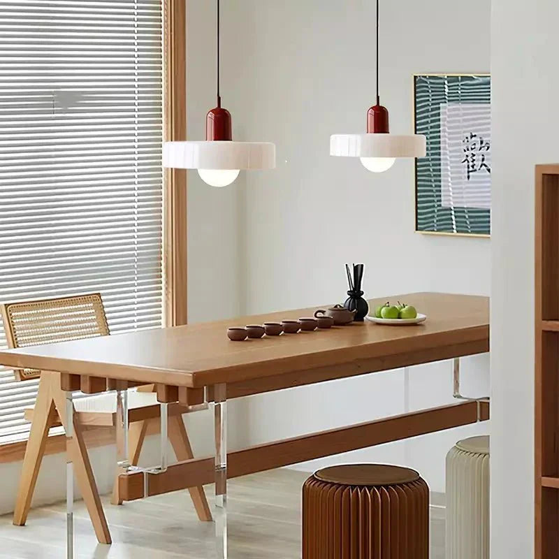 Lampe Suspendue Bauhaus en Verre Coloré – Luminaire Suspendu Rond, Design Moderne, Dimensions D25 x H18 cm, Longueur de Câble Réglable