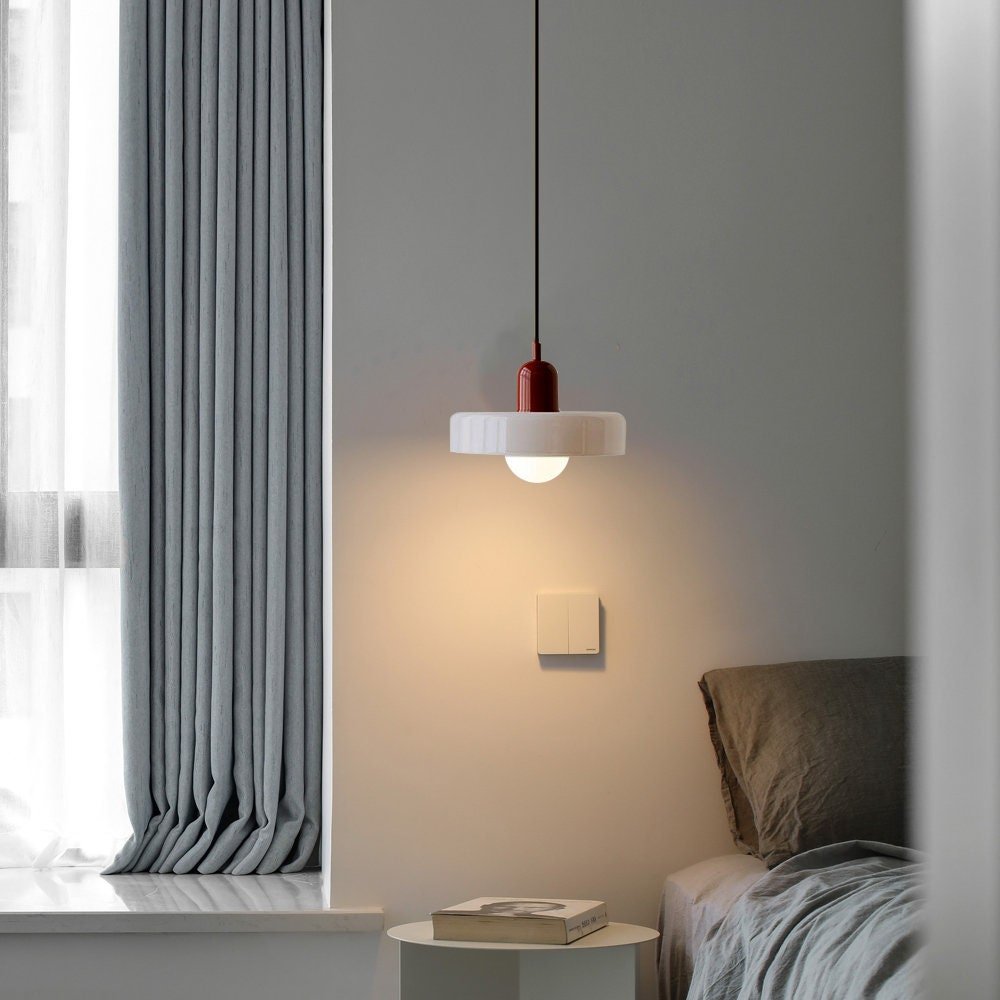 Lampe Suspendue Bauhaus en Verre Coloré – Luminaire Suspendu Rond, Design Moderne, Dimensions D25 x H18 cm, Longueur de Câble Réglable